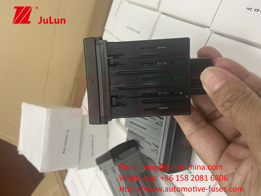 12V 24VFORD Нажмите на кнопку переключателя опасности Световой переключатель опасности Сигнал остановки